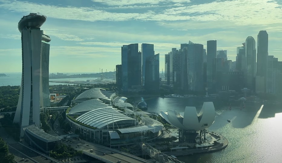 Panoramic view of Singapore's Marina Bay