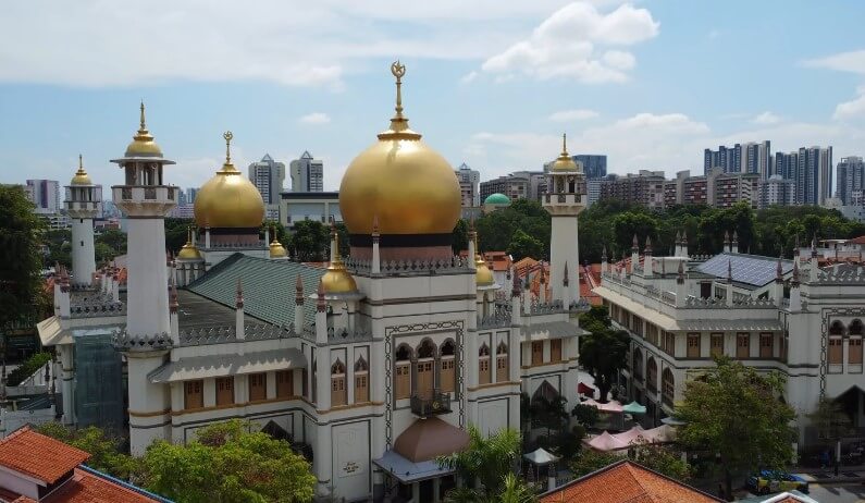 A stunning view of the Sultan Mosque in Singapore